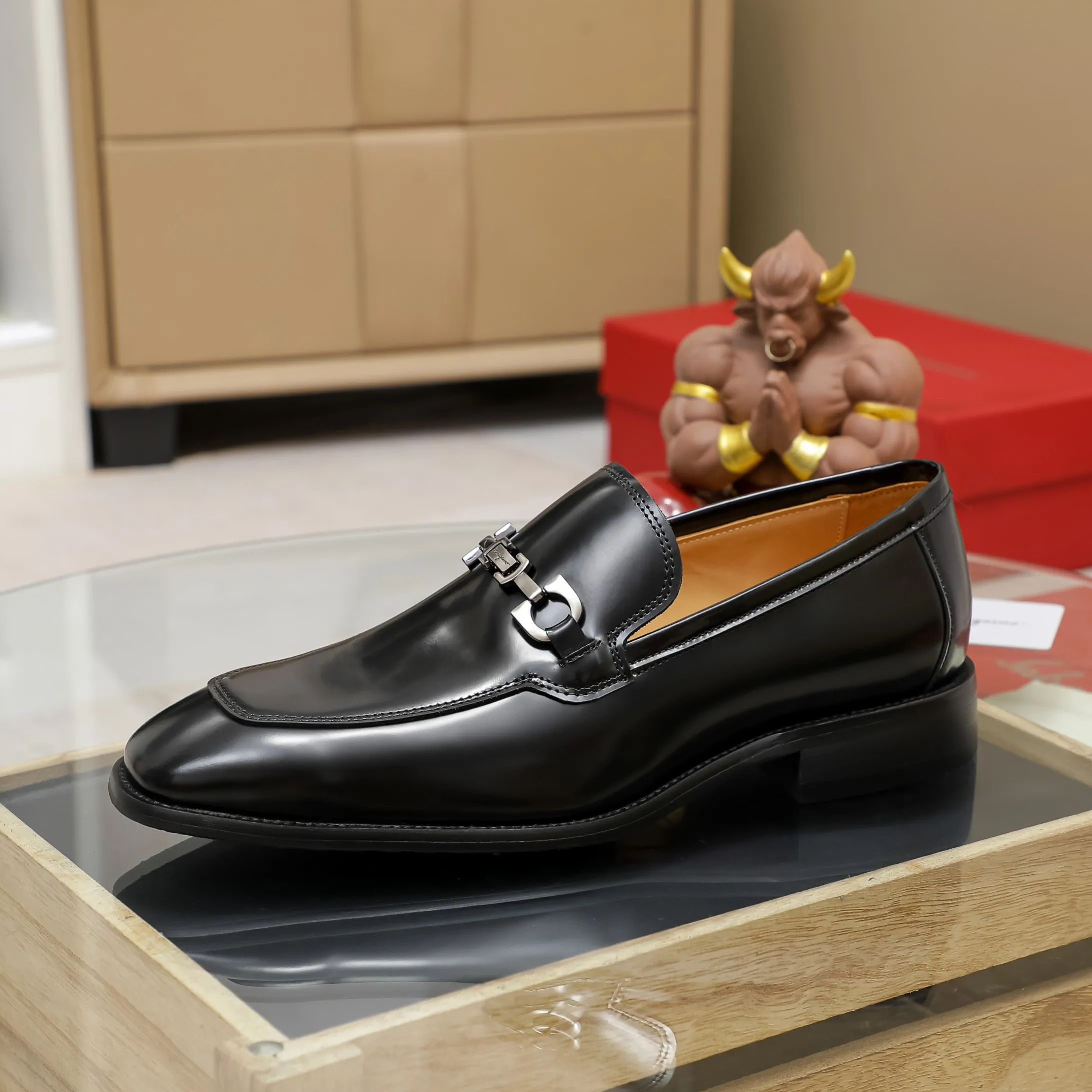 Men's shoes💰460🕷🕷[Ferragamo] Ferragamo's top men's business leather shoes💯Original copy of the official website, the upper is made of imported official website 1:1 material🍁Italian embossed cowhide🇮🇹Imported water-dyed leather lining. It’s definitely not made with ordinary craftsmanship, it’s the model used by celebrities! The factory’s craftsmanship is designed to create the most perfect shoes for trendy men! Code number 38-44 (45.46 customized) 3 colors, large quantities in stock